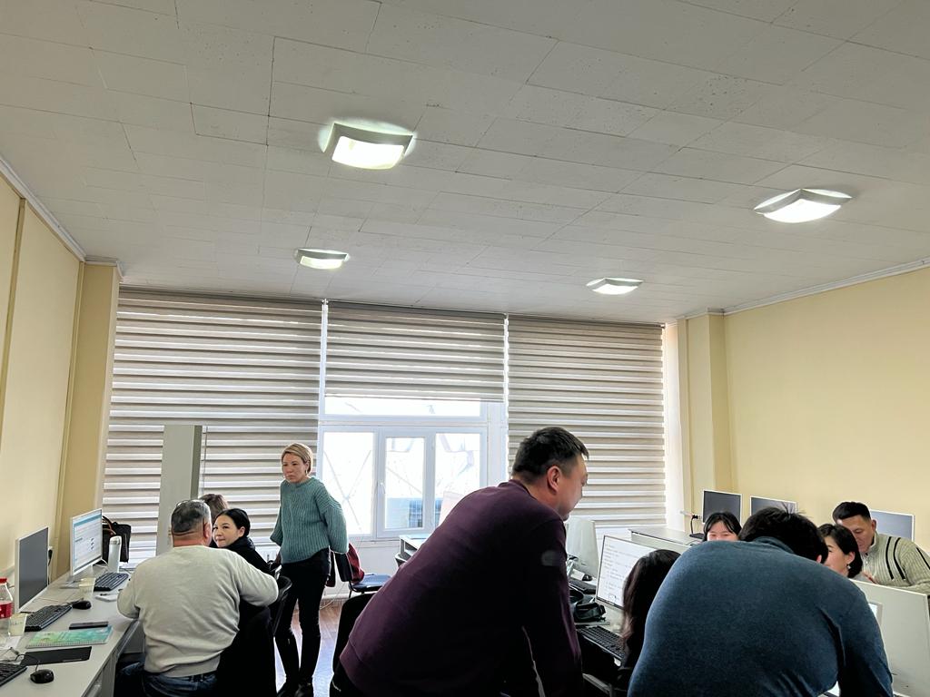 12 по 16 декабря в Учебном центре МФ КР прошли обучение 16 слушателей на Базовом курсе: "Управление государственными закупками".